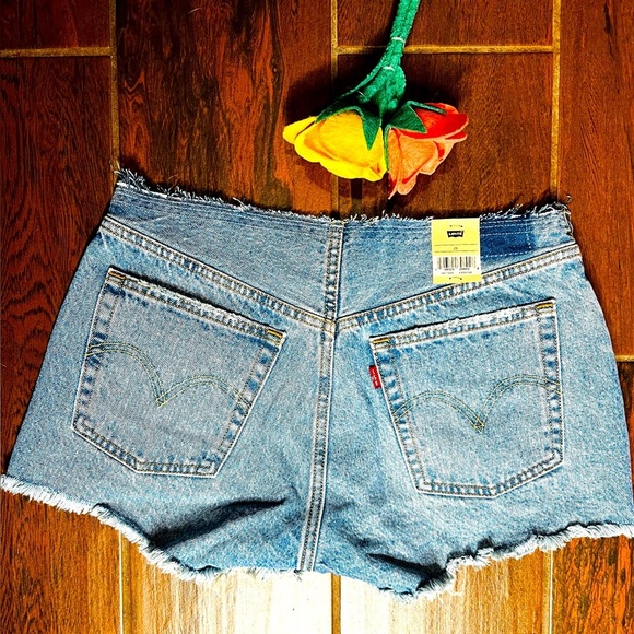 Levi’s 501 mid rise 150 years denim shorts - Picture 3 of 4